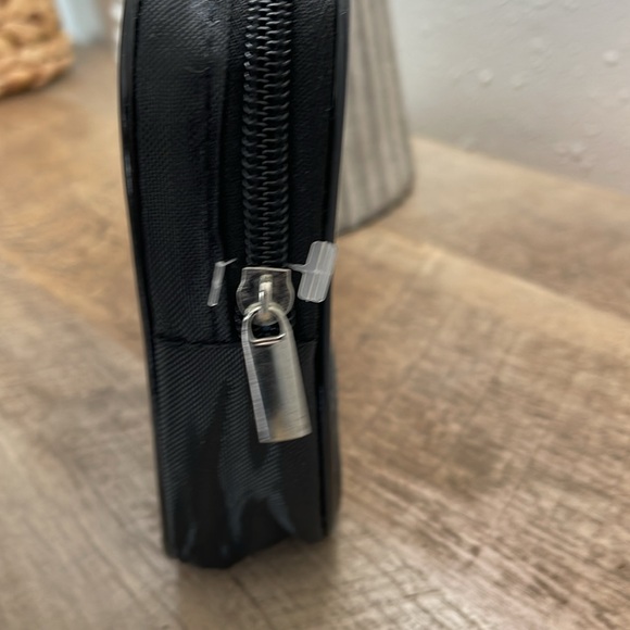 NWOT 10pc Men’s Getaway Travel Kit. Never opened or used. Everything in it 😊 - Picture 5 of 5